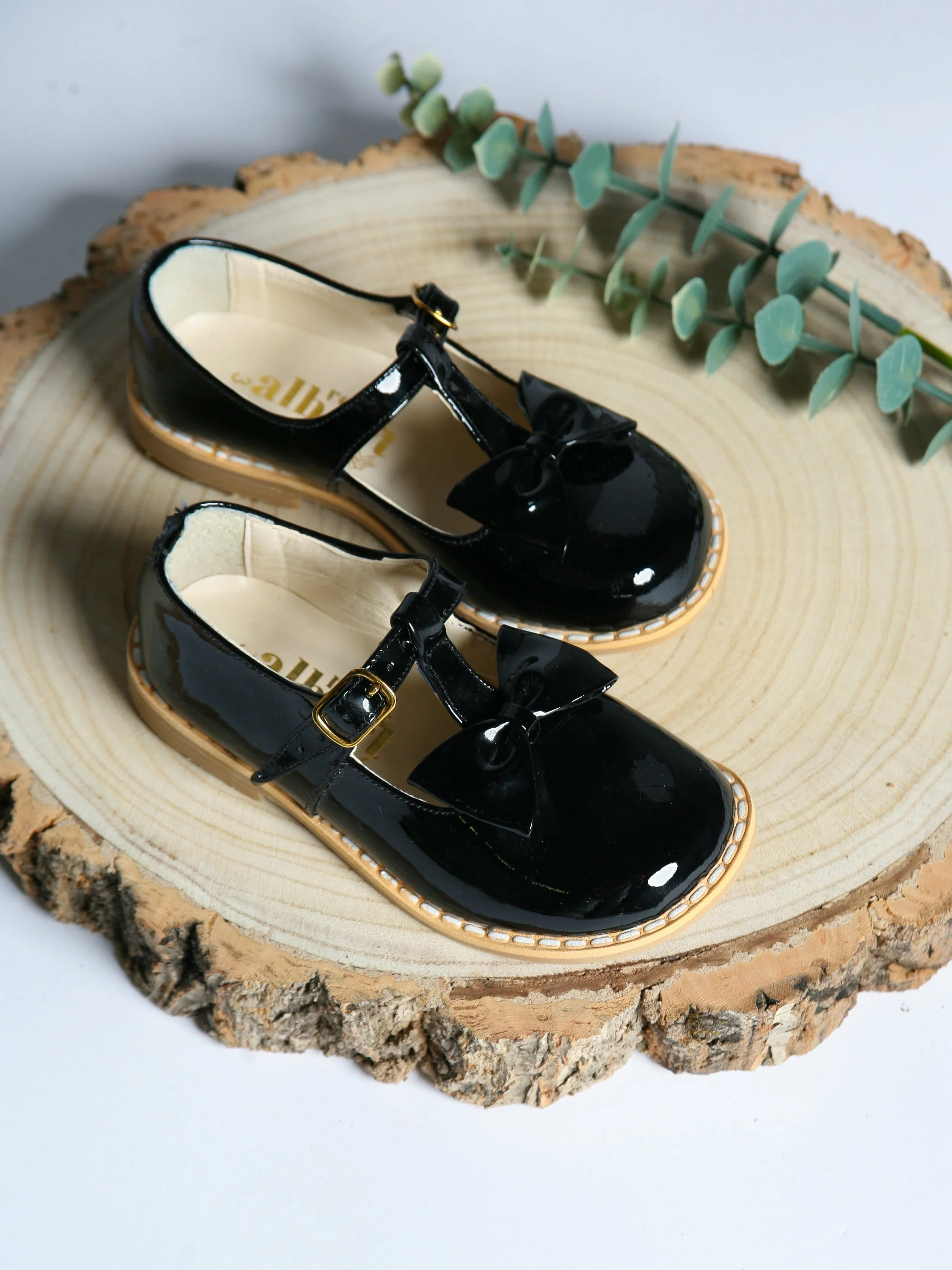 Ananas Petit Black 'Georgia' Bow Patent Leather Shoes